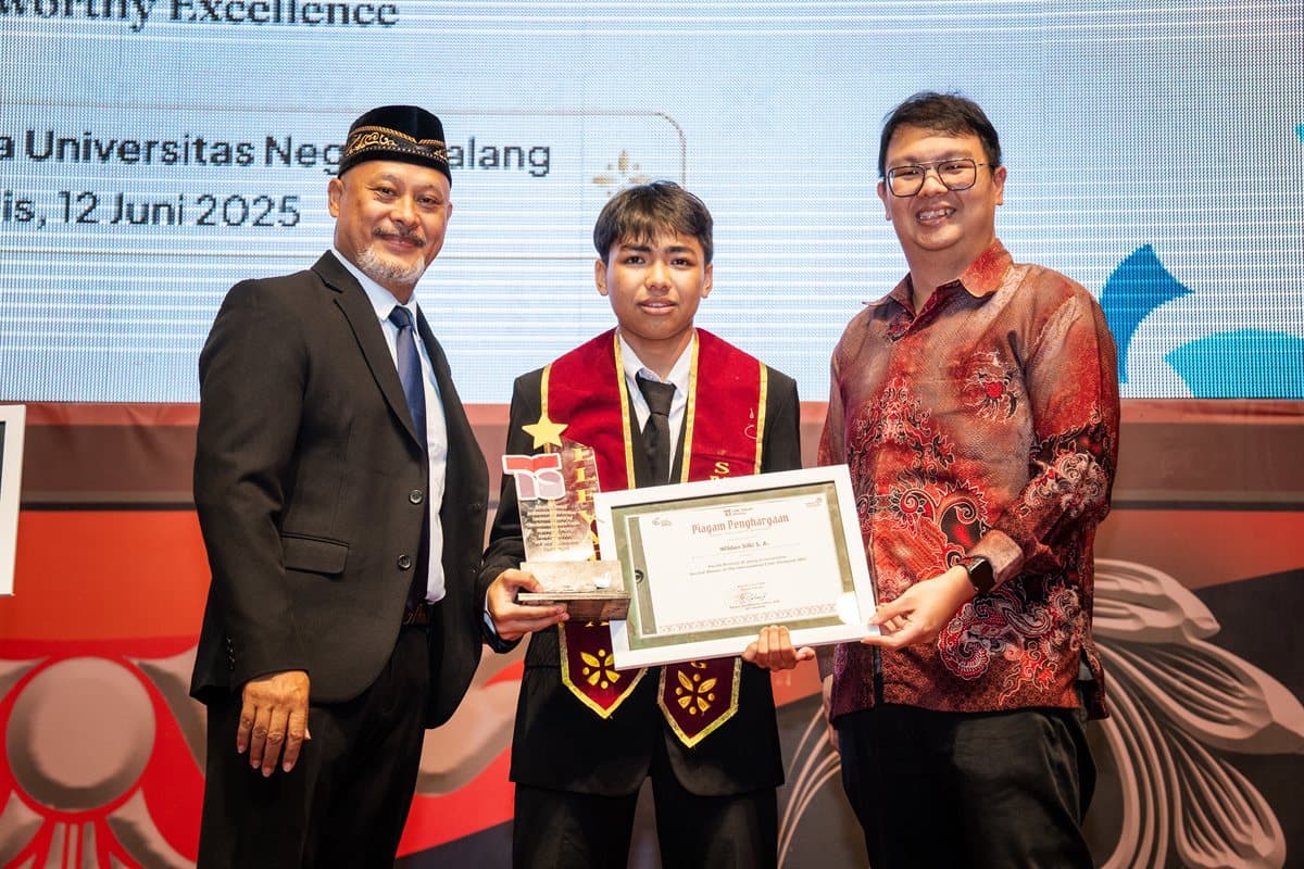 Wildan Silki Sawabiqil Abroor - Outstanding Graduate Recognition at SMK Telkom Malang